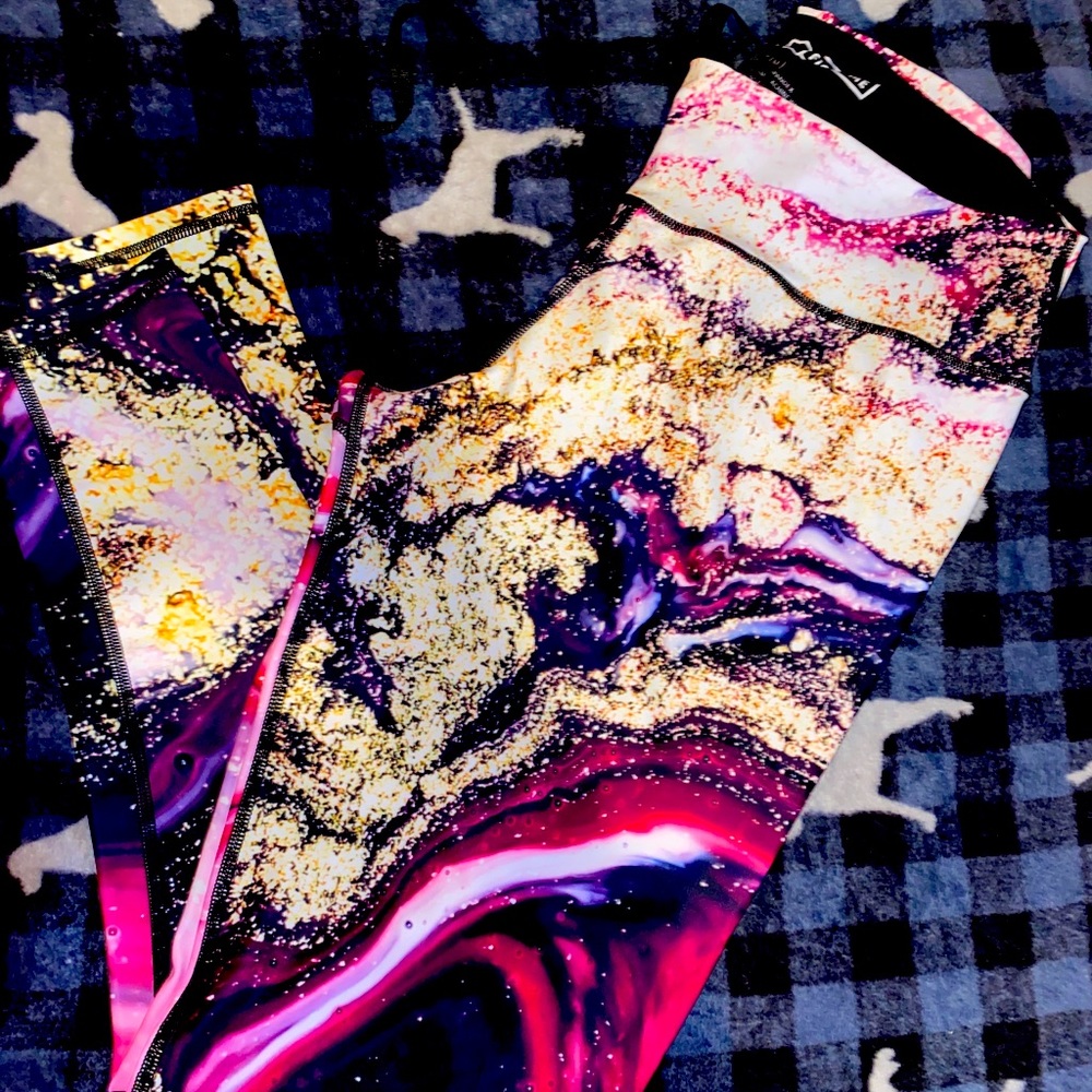 FeedMeFightMe workout leggings
